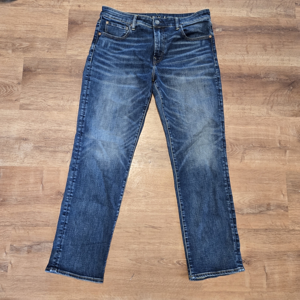 American Eagle Outfitters Men's Faded Blue Straight Jeans